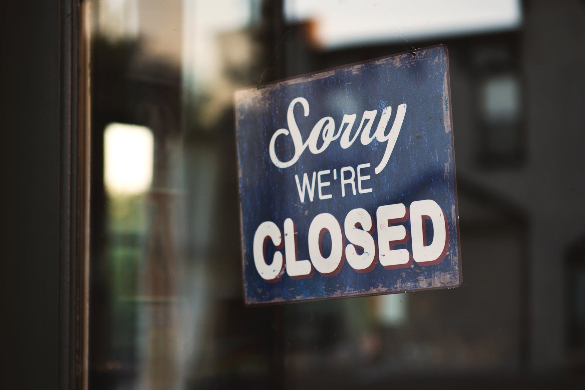 25 Common Travel Scams and How to Avoid Them - Where The Road Forks