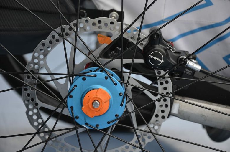 Hydraulic Vs Mechanical Disc Brakes Pros and Cons Where The Road Forks