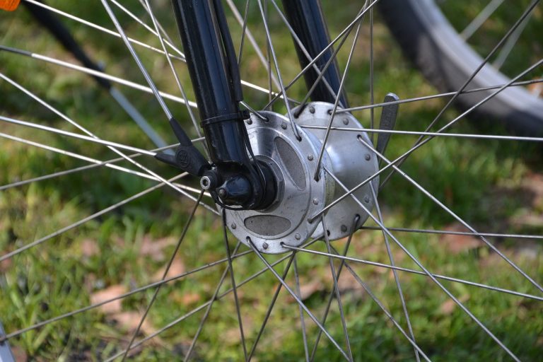 road bike dynamo hub