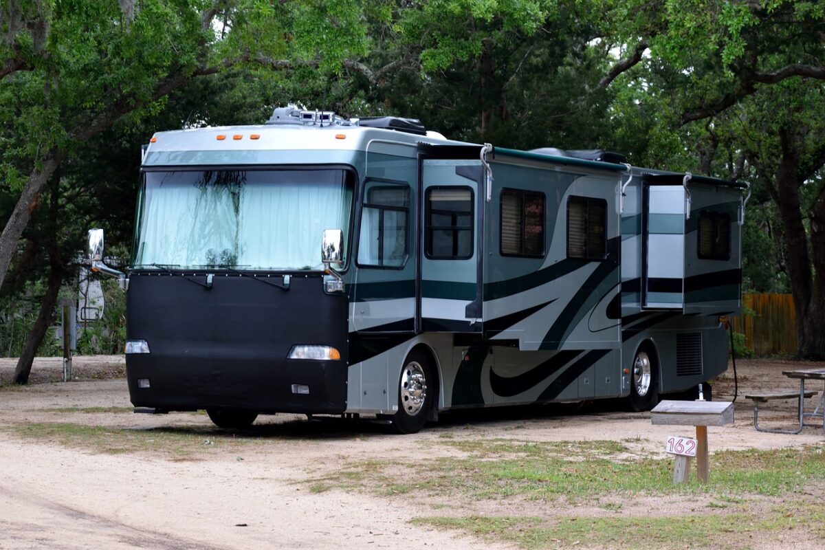 Motorhome Vs Travel Trailer Pros and Cons Where The Road Forks